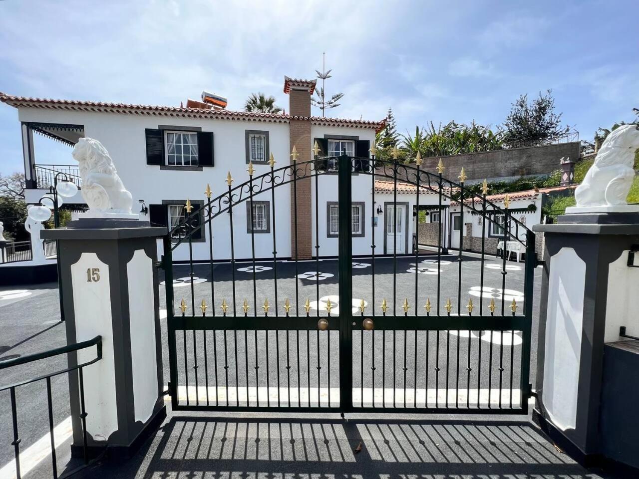 Comfortable 2-Bedroom Apartment For Relaxing Stays Funchal  Buitenkant foto