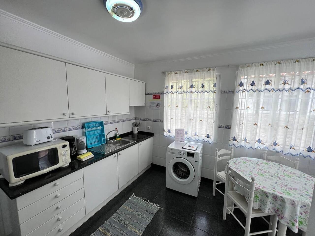 Comfortable 2-Bedroom Apartment For Relaxing Stays Funchal  Buitenkant foto
